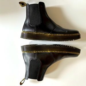 Dr. Martens, Chelsea Dorrian Boot, EUC, size 8, Black